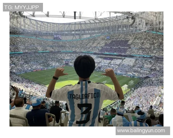 女生对足球明星的热爱与追逐背后隐藏的故事与情感探索